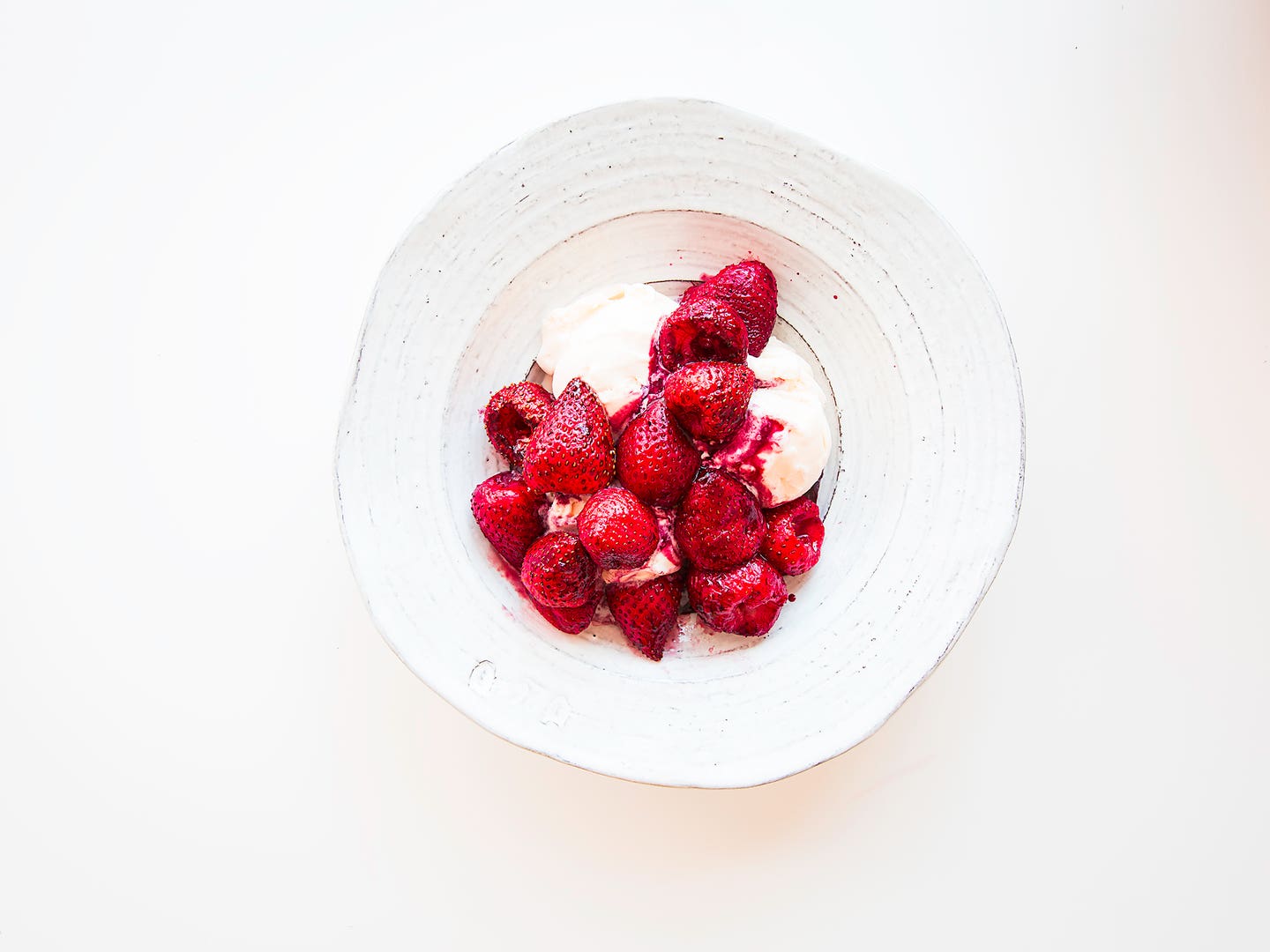 httpswww.saveur.comsitessaveur.comfilesimages201509grilled-strawberries.jpg Grilled Strawberries